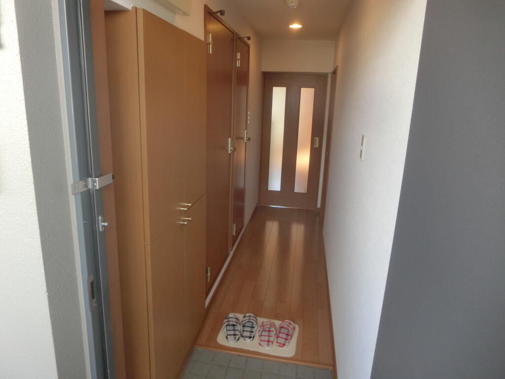 玄関　玄関内部