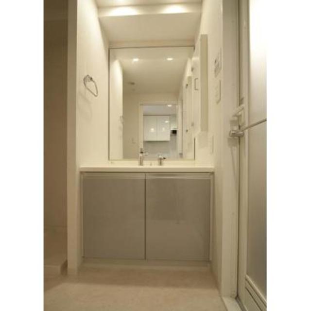 洗面設備　※写真は同タイプ住戸です。