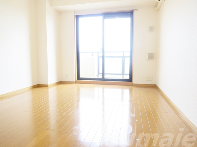 居室・リビング　☆南向きの明るくキレイな洋室です☆