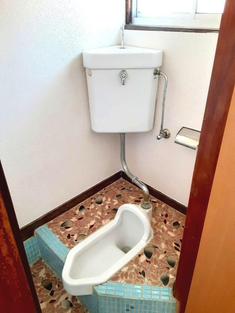 トイレ　洋式トイレに工事中です
