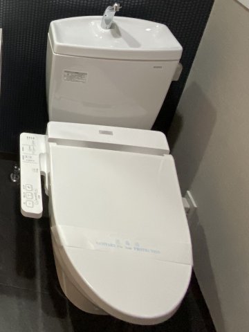 トイレ　嬉しい温水洗浄便座♪