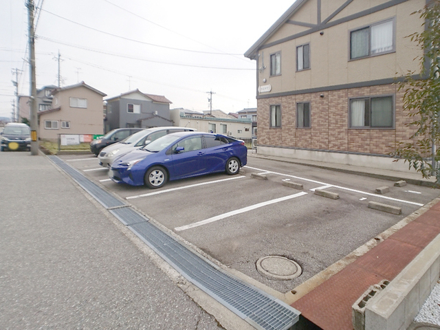 駐車場　駐車場（横）