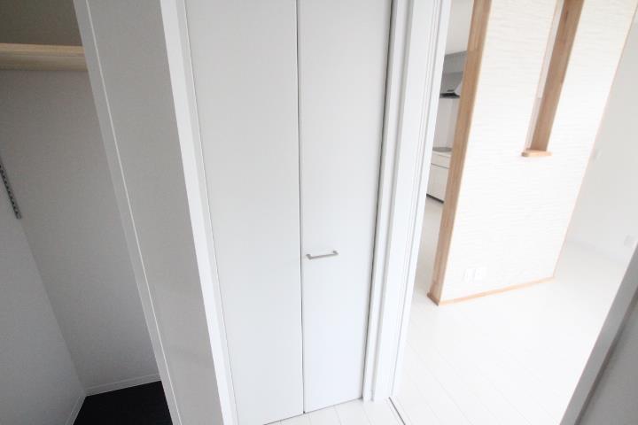 収納　同タイプ反転イメージ