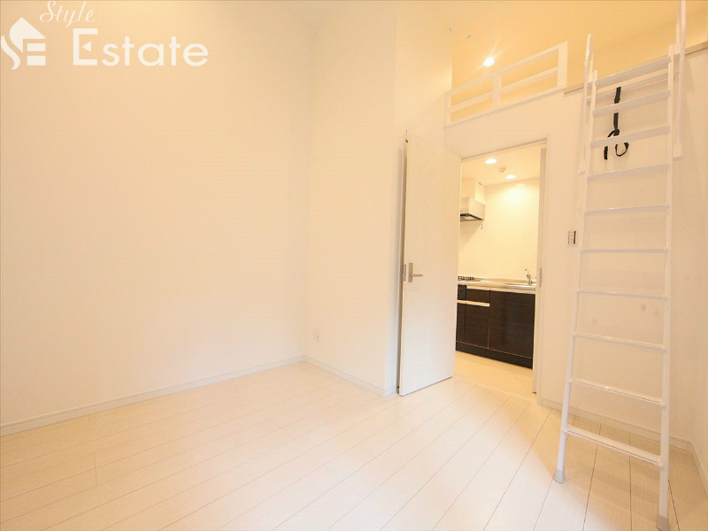 居室・リビング　洋室5.6帖　エアコン付