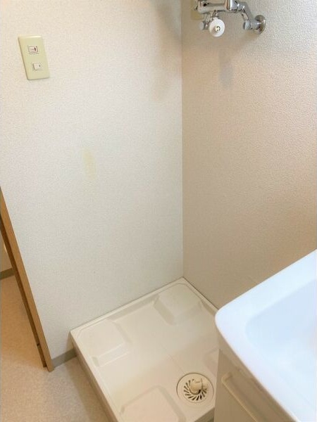 その他　室内洗濯機置場も完備！