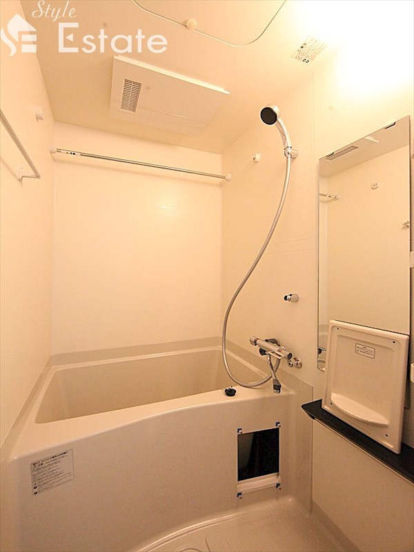 バス・シャワールーム　バスルーム