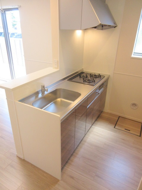 キッチン　★ＩＨ３口に変更となっております★