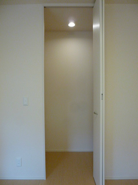 収納　写真は103号室です（参考）