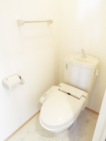 トイレ　清潔感のあるトイレです