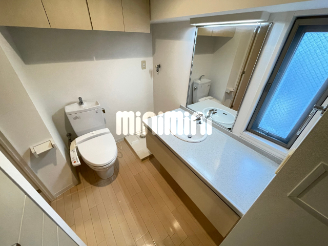 トイレ　便利で安全な２口ＩＨコンロのキッチン