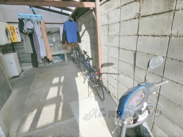 ロビー　駐輪場