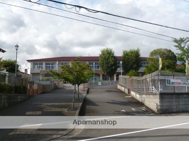 小学校　青葉台小学校（小学校）まで550m