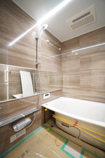 バス・シャワールーム　コンパクトで使いやすいお風呂です