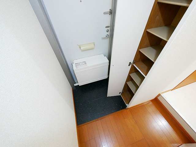 玄関　落ち着いた玄関です