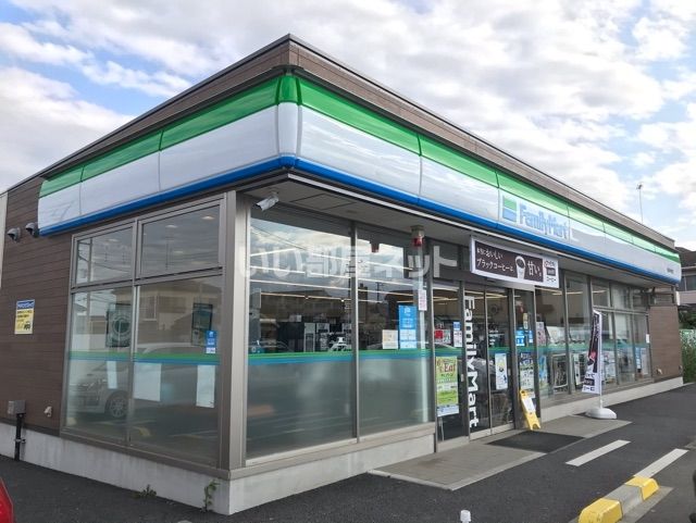 コンビニ　ファミリーマート川越小中居店（コンビニ）まで100m