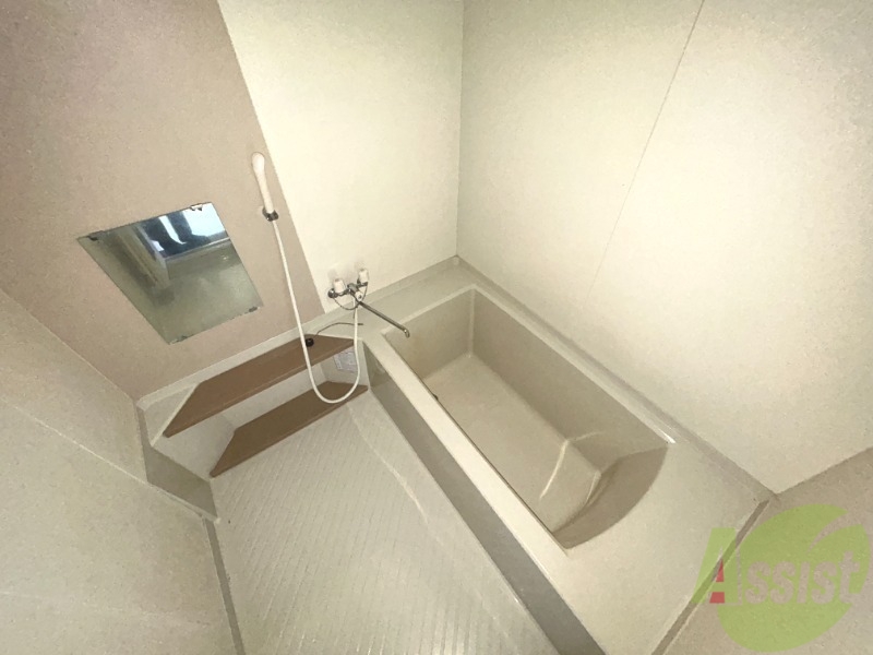 バス・シャワールーム　浴室はこちらになります。一日の疲れを癒しましょう。