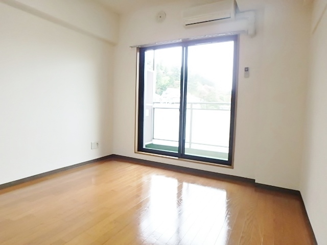 居室・リビング　別号室参考写真