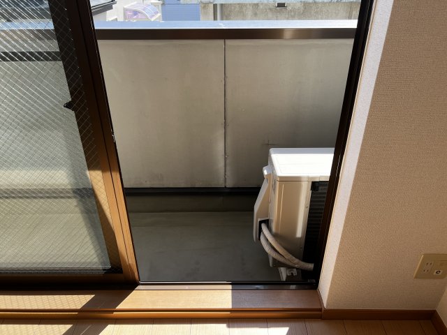 バルコニー　別部屋、参考写真になります