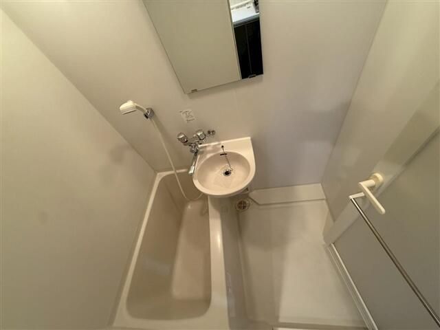 バス・シャワールーム　別部屋参考写真