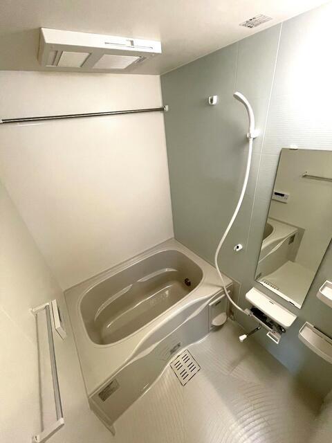 バス・シャワールーム　お風呂です