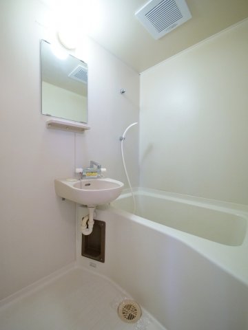 バス・シャワールーム　※写真は別の部屋のものです。