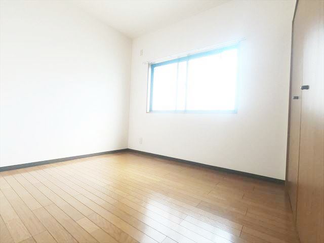 その他部屋・スペース　4.5帖の独立した洋室で寝室にピッタリ、4帖の洋室もあり