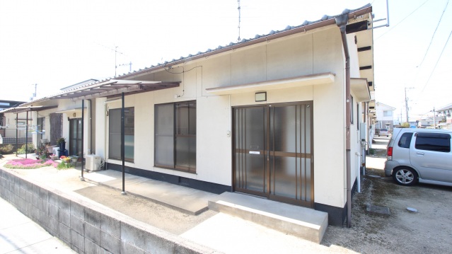 建物外観　西富井駅徒歩13分の3DK平屋です★