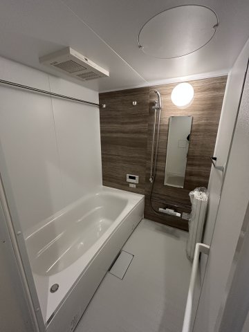 バス・シャワールーム　コンパクトで使いやすい洗面所