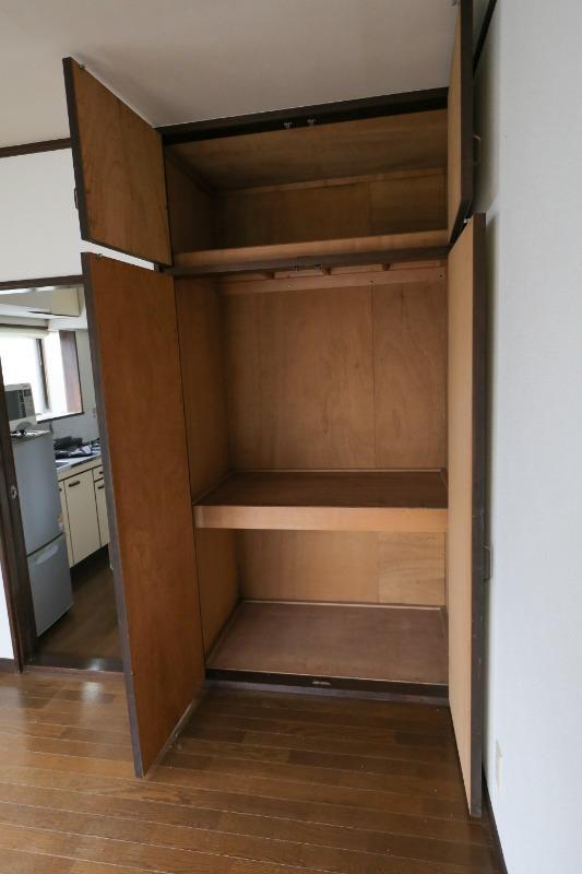 収納　7帖洋室内収納