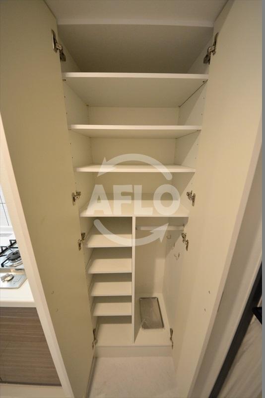 玄関　エスリード阿波座ノースプレイス　下駄箱