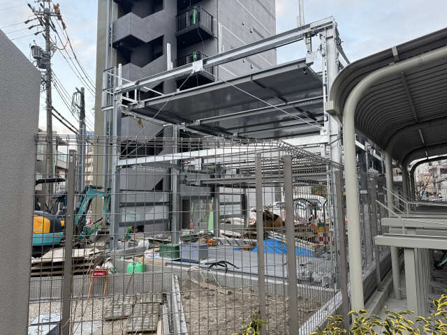 駐車場　機械式。区画によって料金異なります。