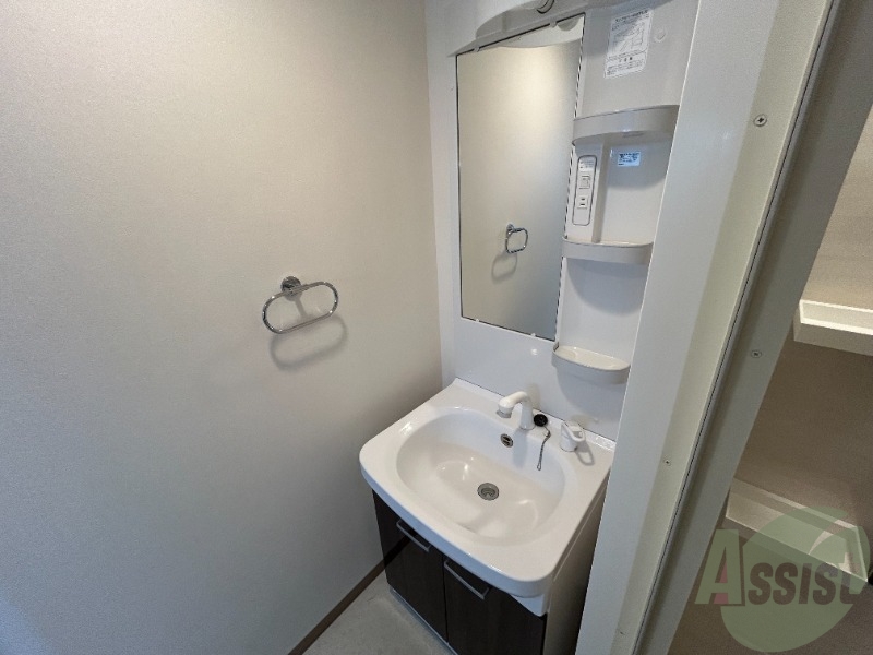 洗面設備　独立洗面台なので、朝の身支度もバッチリです。