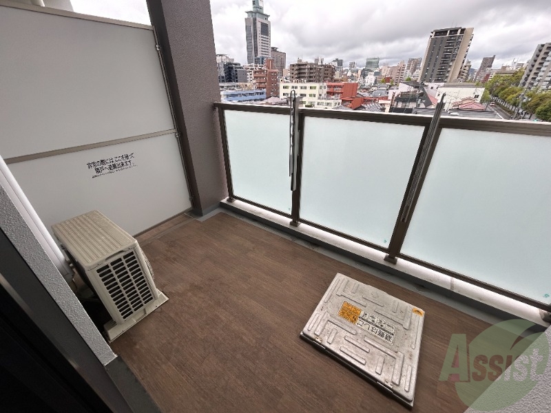 バルコニー　こちらで洗濯物干しもバッチリです。