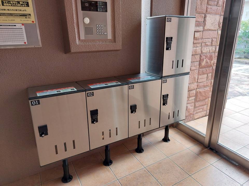 エントランス　宅配ボックス