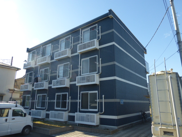 建物外観　お洒落な外観　 洋室8帖のワイド設計1K