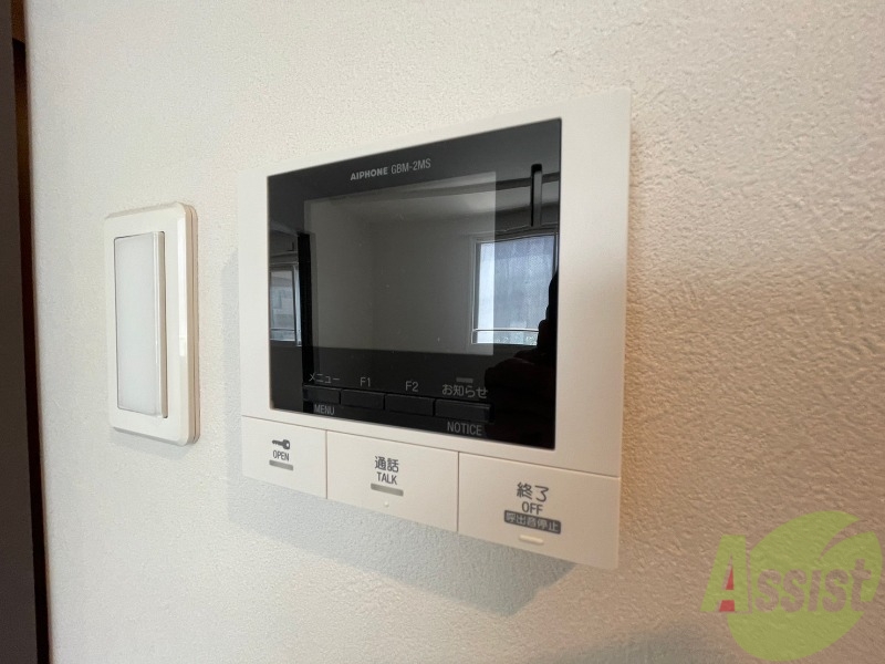 セキュリティ　ＴＶモニター付インターホンです。来客者の顔が見えるので安心！