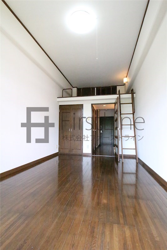 居室・リビング　別号室の写真です