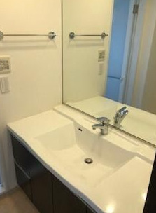 洗面設備　※別部屋の参考写真です。