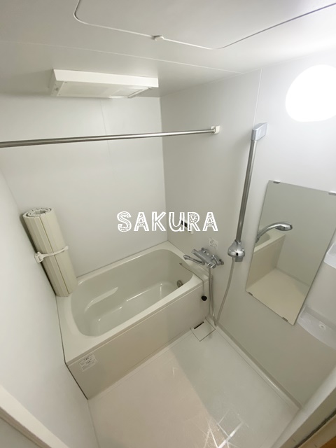 バス・シャワールーム　嬉しい追い焚き・浴室乾燥機付き♪