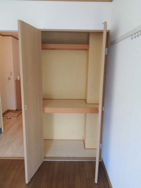 収納　高さの奥行きのある収納