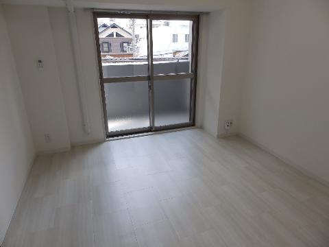 居室・リビング　室内