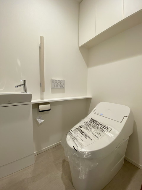 トイレ　※写真は同タイプ住戸です。