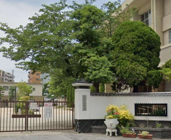 小学校　福岡市立小学校当仁小学校（小学校）まで1889m