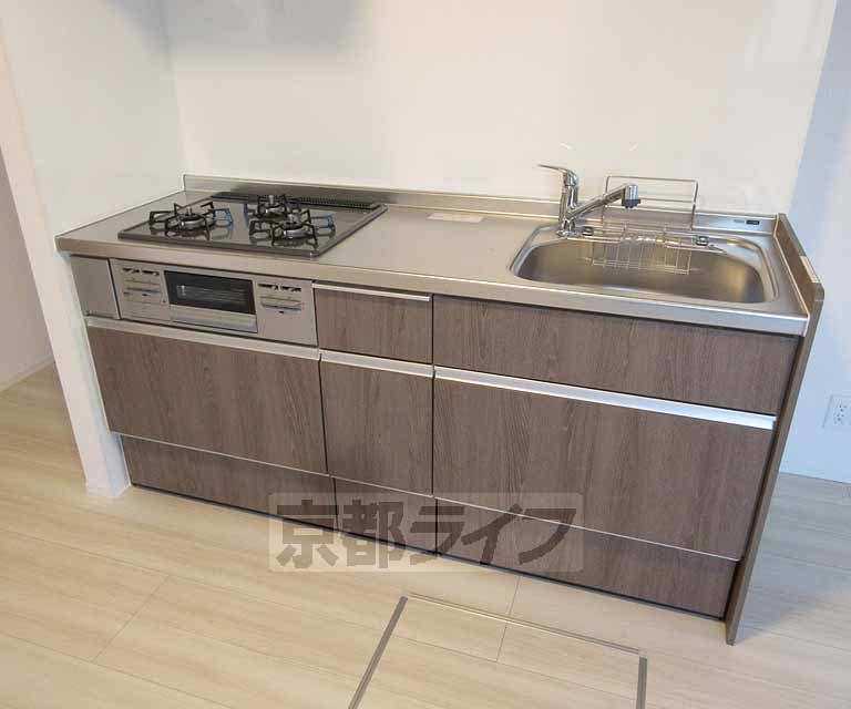 キッチン　グリルも付いたシステムキッチンで使いやすい！