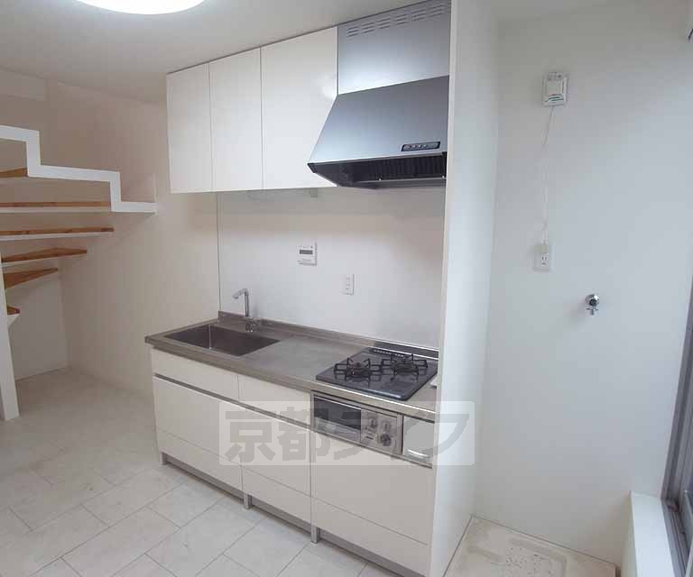 キッチン　二口コンロ付のシステムキッチンです。