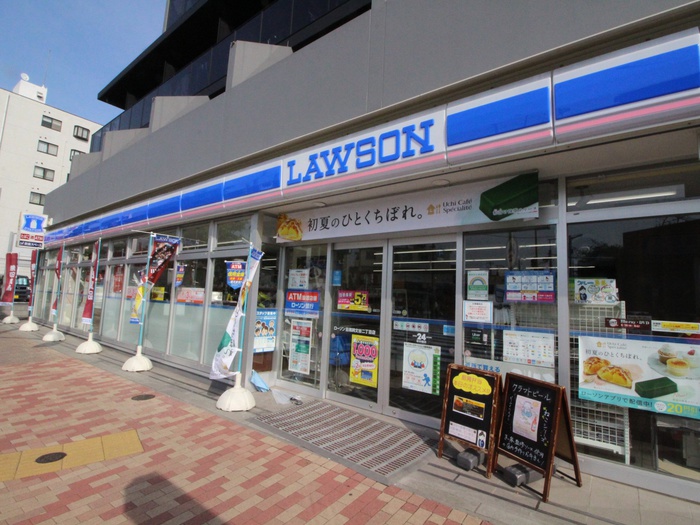 コンビニ　ローソン目黒碑文谷2丁目店（コンビニ）まで180m