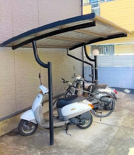 その他共有部分　屋根付き駐輪場完備