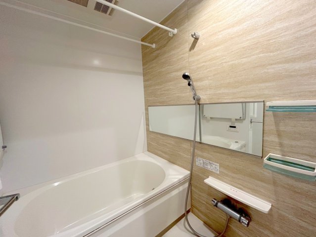 バス・シャワールーム　★追い焚き・浴室乾燥付き★