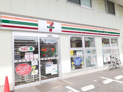 コンビニ　セブンイレブン市川新田２丁目店（コンビニ）まで120m