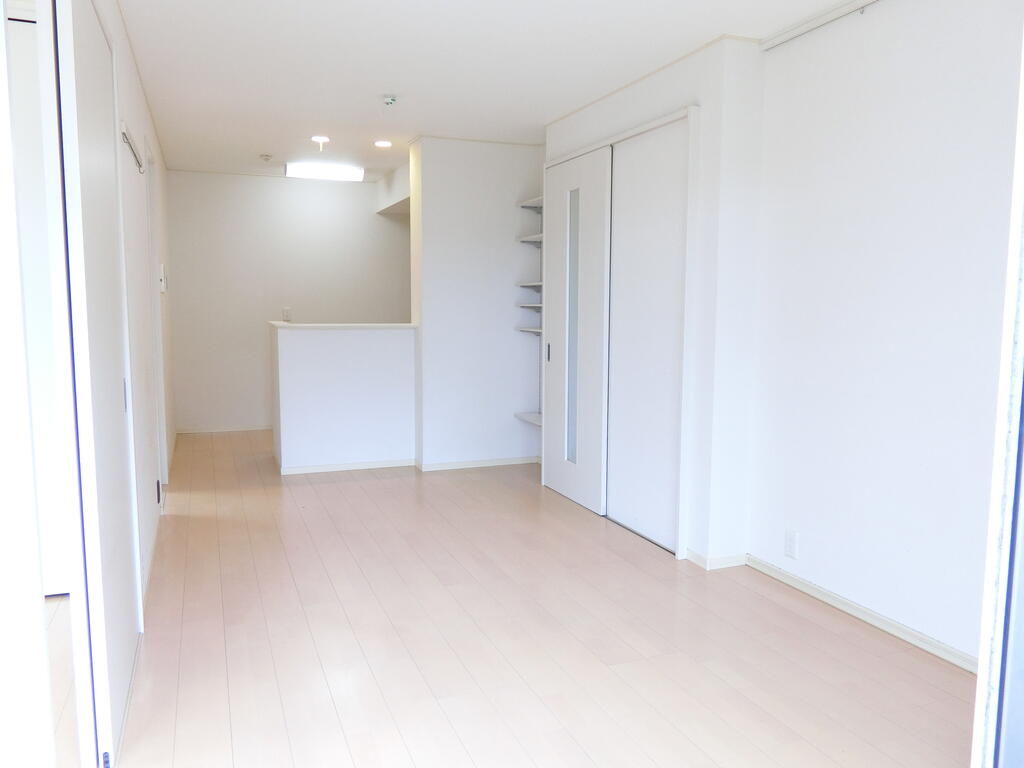 居室・リビング　清掃前の写真を使用しております。